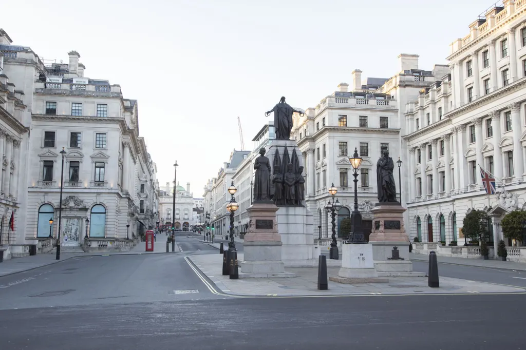 London Lockdown 2020 — documentary and landscape photograph in London, UK, frame 11 of 44.